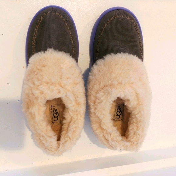 UGG big kid slide shoe - Picture 5 of 8